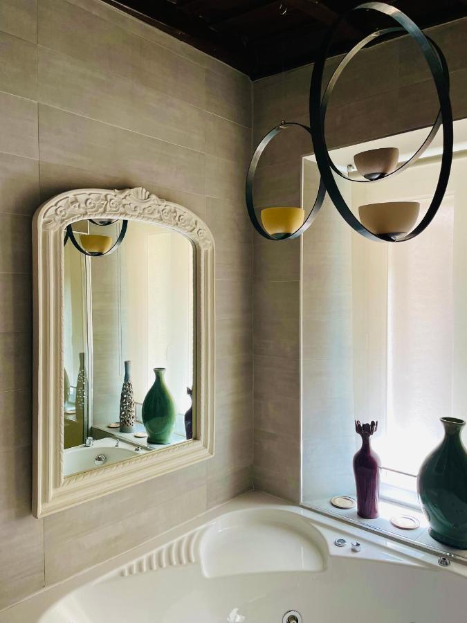 Town House Spagna- Luxury Rooms With Jacuzzi Bath Rome Exterior photo