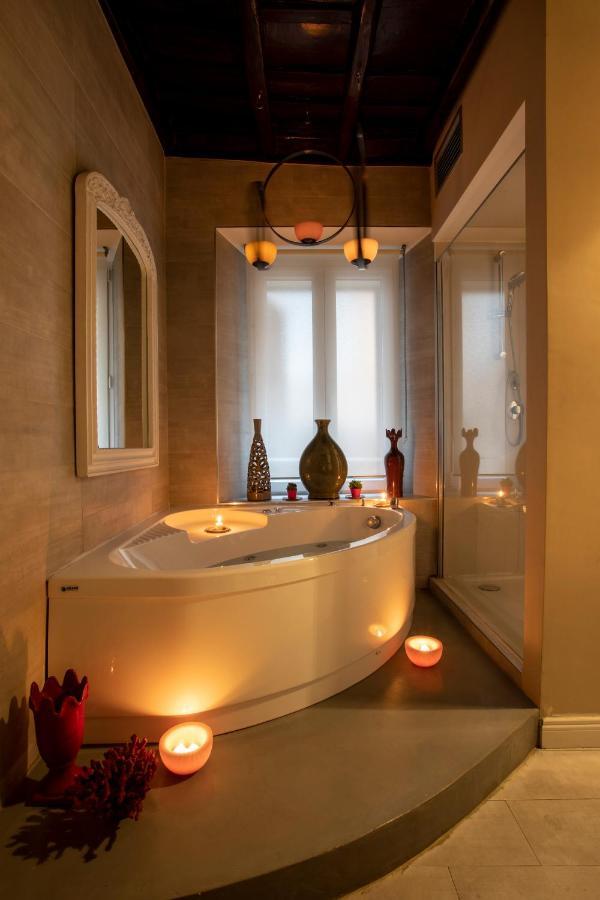 Town House Spagna- Luxury Rooms With Jacuzzi Bath Rome Exterior photo