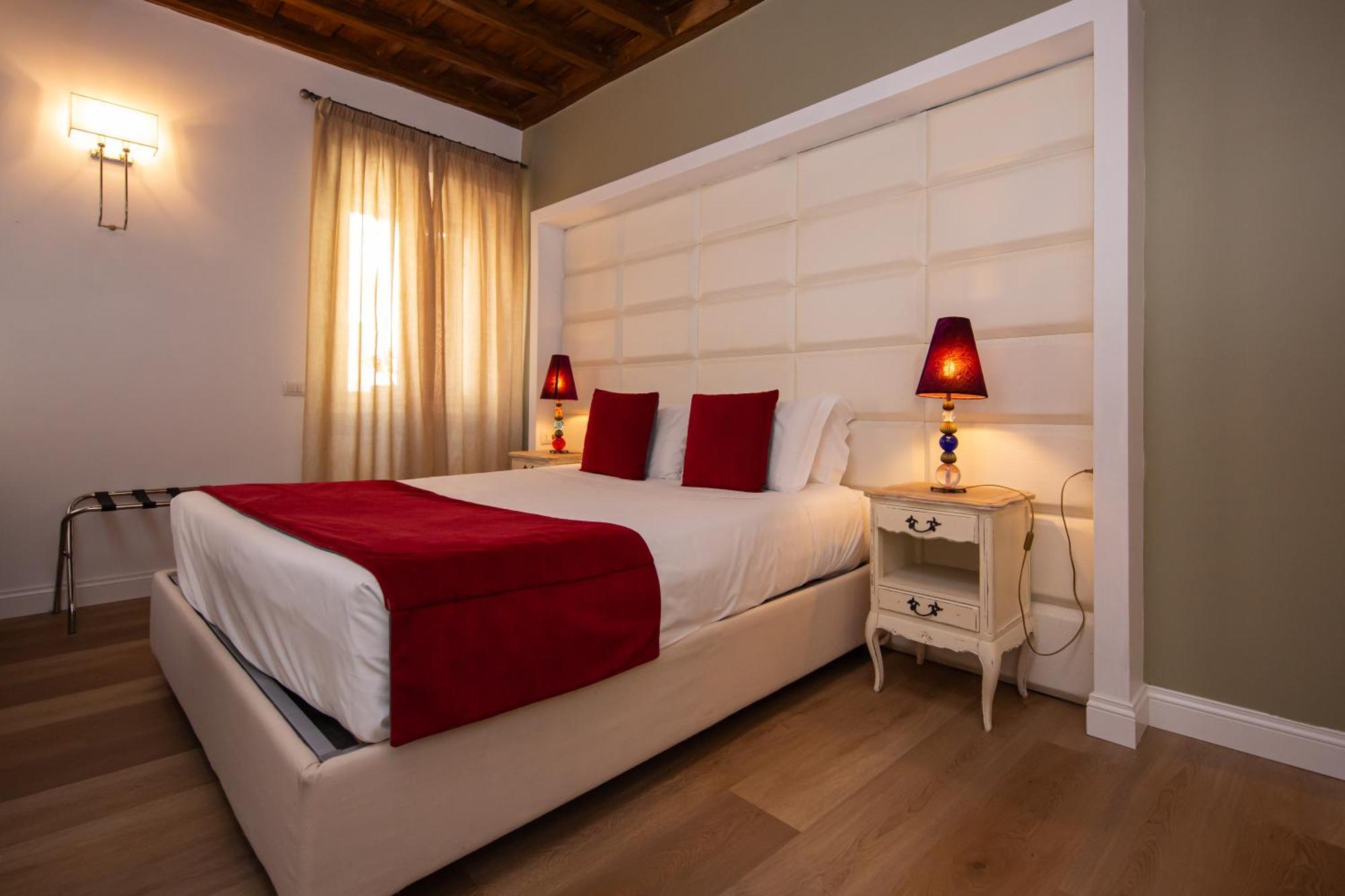 Town House Spagna- Luxury Rooms With Jacuzzi Bath Rome Exterior photo