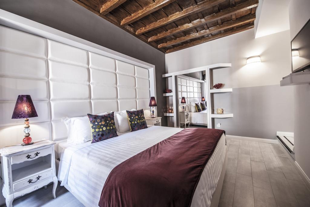 Town House Spagna- Luxury Rooms With Jacuzzi Bath Rome Exterior photo