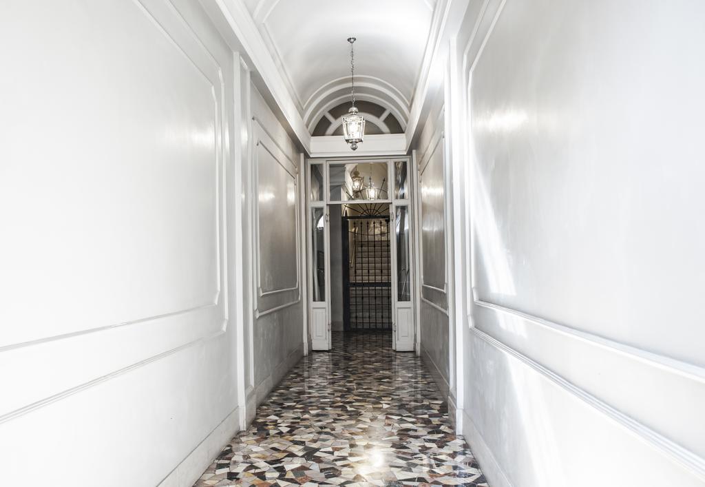 Town House Spagna- Luxury Rooms With Jacuzzi Bath Rome Exterior photo