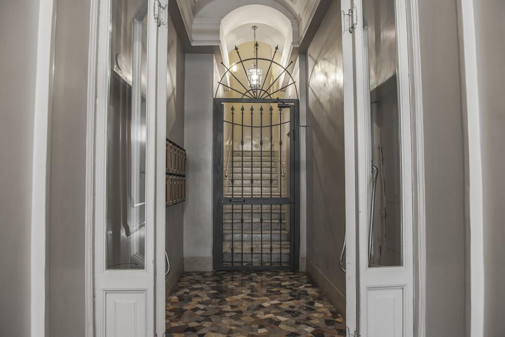 Town House Spagna- Luxury Rooms With Jacuzzi Bath Rome Exterior photo